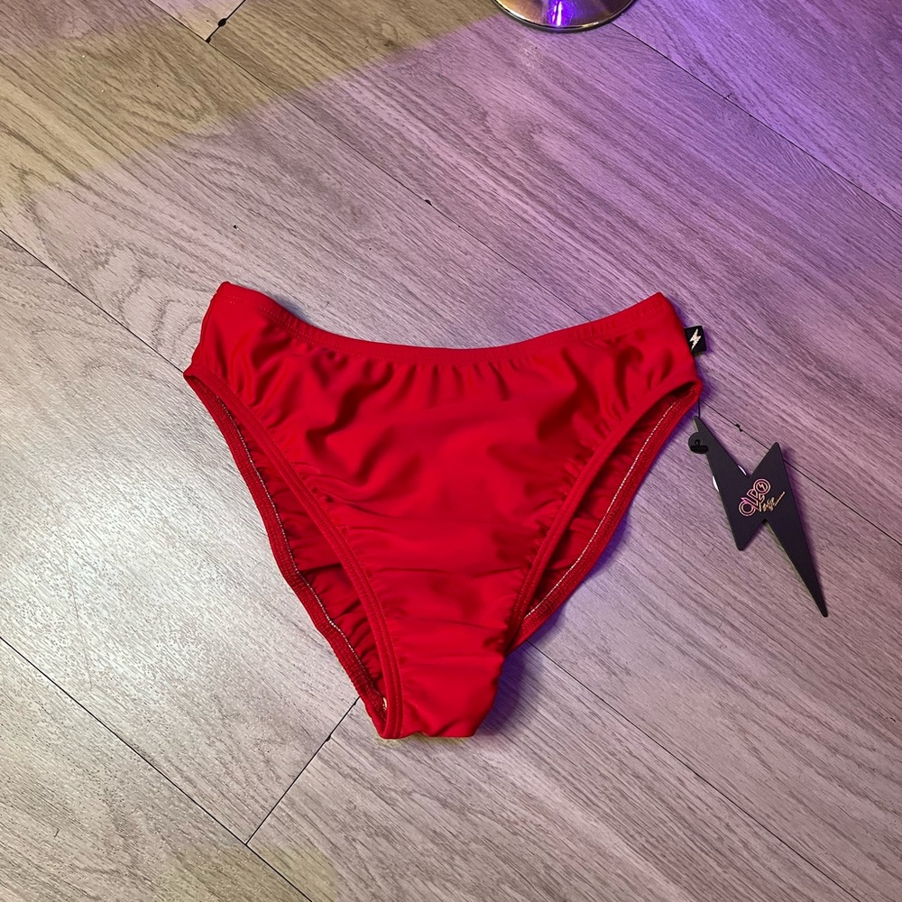 CLEO the Hurricane Essential High Rider Hot Pant
